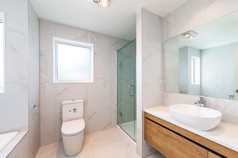 Photo of property in 125 Godfrey Drive, Orewa, 0931