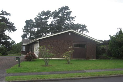 Photo of property in 18 Glenshee Place, Highland Park, Auckland, 2010