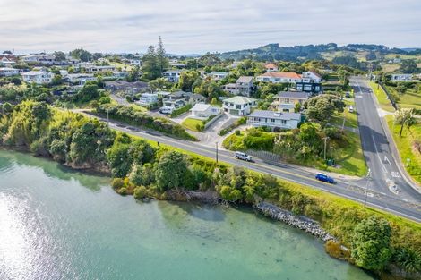 Photo of property in 32 Wainui Road, Raglan, 3225