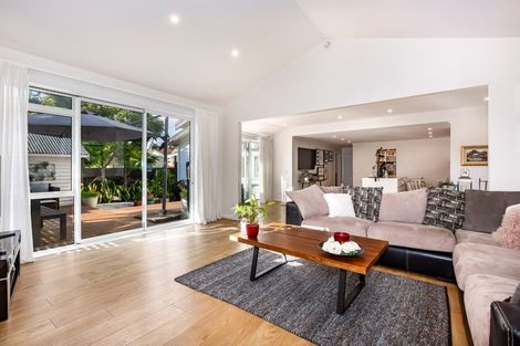 Photo of property in 18 Colin Grove, Hutt Central, Lower Hutt, 5010