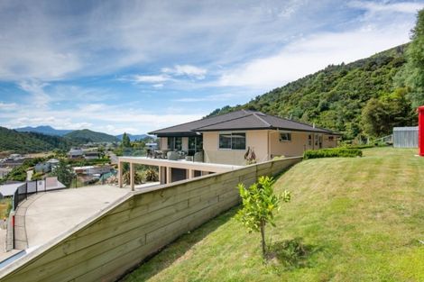 Photo of property in 26 Russell Street, Picton, 7220