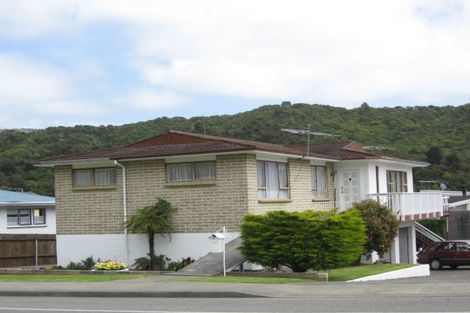 Photo of property in 159 Waikawa Road, Picton, 7220