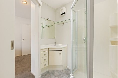 Photo of property in 15e Puriri Avenue, Orewa, 0931