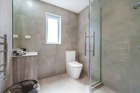 Photo of property in 11a Crestview Rise, Papakura, 2110