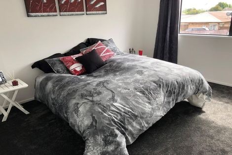 Photo of property in 1/5 Senecio Place, Weymouth, Auckland, 2103