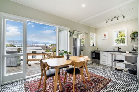 Photo of property in 65 Old Lake Road, Narrow Neck, Auckland, 0624