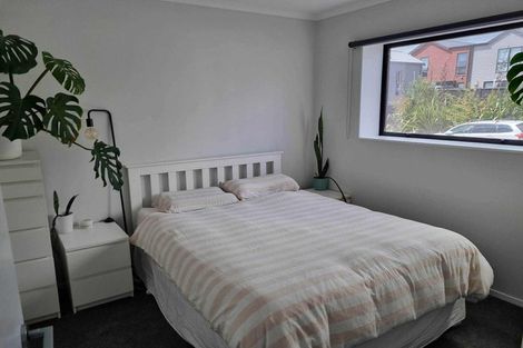 Photo of property in 3/71 Hobsonville Road, Hobsonville, Auckland, 0616