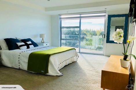 Photo of property in 1 Gardenhill Lane, Redcliffs, Christchurch, 8081