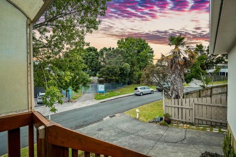 Photo of property in 1 Metric Place, Te Atatu South, Auckland, 0610
