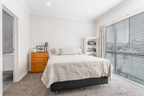 Photo of property in 6 Kahika Grove, Huapai, Kumeu, 0810