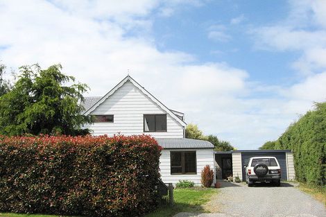 Photo of property in 4 Ward Place, Rangiora, 7400