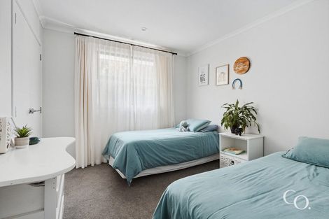 Photo of property in 15 Ballintoy Park Drive, Welcome Bay, Tauranga, 3175