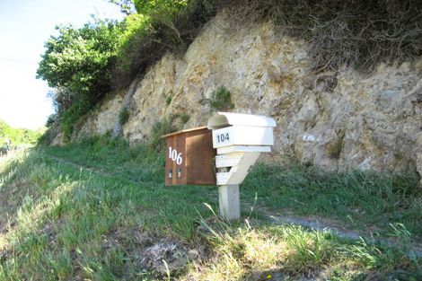 Photo of property in 104 Nicholson Road, Khandallah, Wellington, 6035