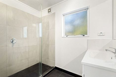 Photo of property in 2/30 Bond Crescent, Forrest Hill, Auckland, 0620