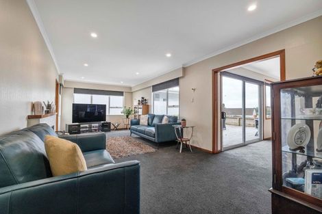 Photo of property in 377 Mangorei Road, Merrilands, New Plymouth, 4312