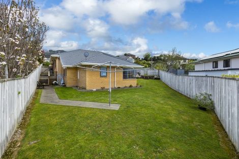 Photo of property in 3 Ormrod Grove, Riverstone Terraces, Upper Hutt, 5018