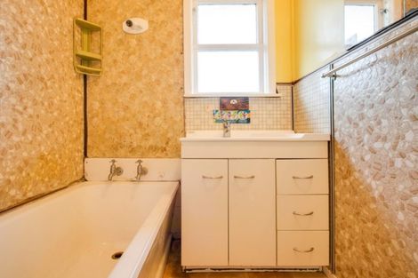 Photo of property in 13 Darwin Crescent, Maraenui, Napier, 4110