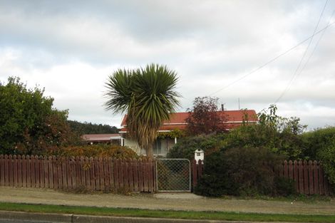 Photo of property in 30 Branksea Street, Kaitangata, 9210