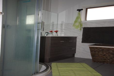 Photo of property in 1/10 Anne Road, Hillcrest, Auckland, 0627