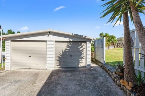 Photo of property in 11 Tiroroa Avenue, Te Atatu South, Auckland, 0610