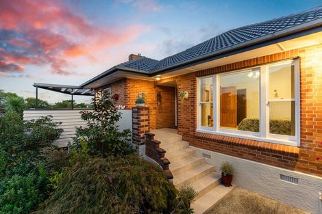 Photo of property in 148a Cliff View Drive, Green Bay, Auckland, 0604