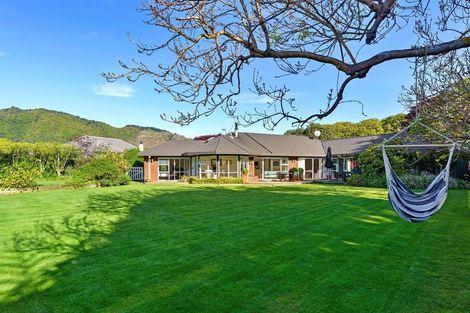 Photo of property in 9a Karaka Grove, Waikanae, 5036