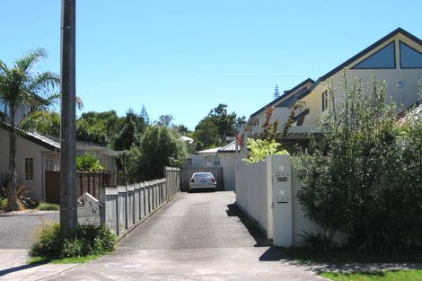 Photo of property in 154a Nile Road, Milford, Auckland, 0620