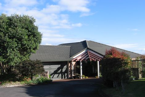 Photo of property in 36 Ewhurst Place, Goodwood Heights, Auckland, 2105