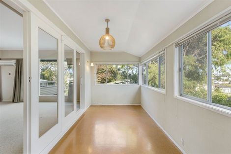 Photo of property in 6 Raines Avenue, Forrest Hill, Auckland, 0620