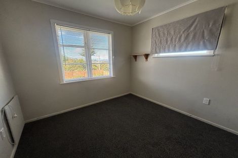 Photo of property in 35 Pokohiwi Road, Normandale, Lower Hutt, 5010