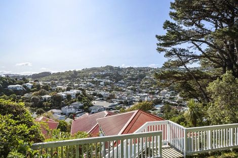 Photo of property in 34 Freeling Street, Island Bay, Wellington, 6023