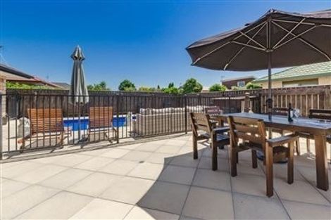 Photo of property in 8 Gandalf Crescent, Paraparaumu, 5032