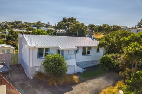 Photo of property in 11 Arero Place, Titahi Bay, Porirua, 5022