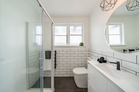 Photo of property in 18 Atiawa Crescent, Waiwhetu, Lower Hutt, 5010