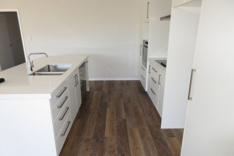 Photo of property in 5 Pattullo Crescent, Wallaceville, Upper Hutt, 5018