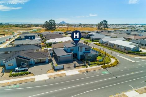 Photo of property in 64 Sandhurst Drive, Papamoa Beach, Papamoa, 3118