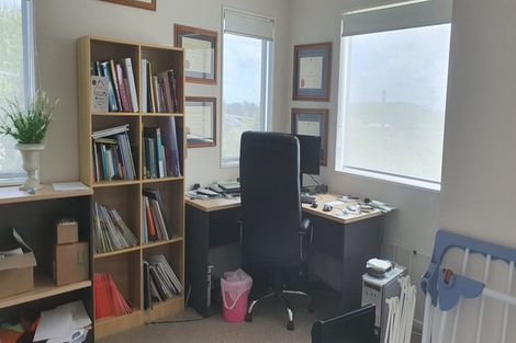 Photo of property in 58a Staveley Avenue, Mount Roskill, Auckland, 1041