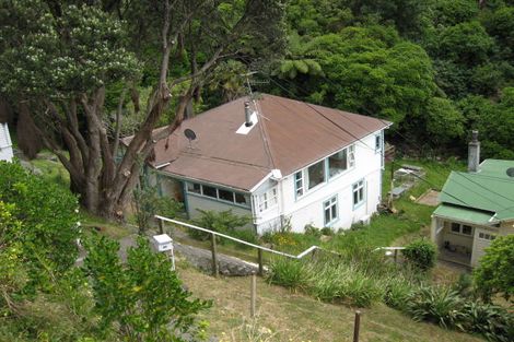 Photo of property in 18 Farnham Street, Mornington, Wellington, 6021
