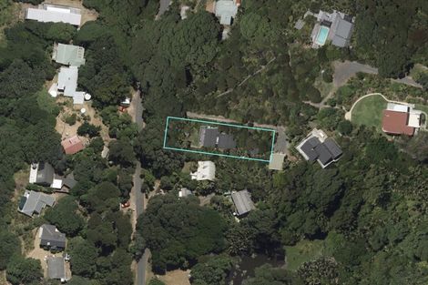 Photo of property in 61 Garden Road, Piha, 0772