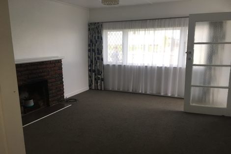 Photo of property in 52 Beach Haven Road, Beach Haven, Auckland, 0626