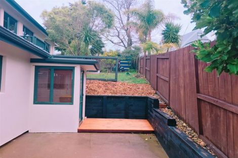 Photo of property in 16 Kerlin Crescent, West Harbour, Auckland, 0618