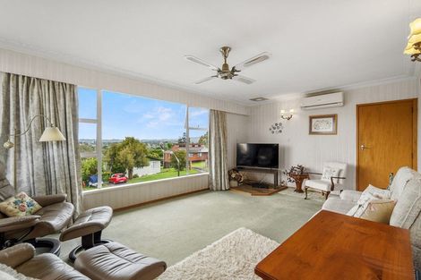 Photo of property in 30 Hartley Terrace, Massey, Auckland, 0614