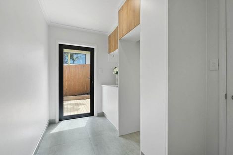 Photo of property in 20 Baulcomb Parade, Windsor Park, Auckland, 0632