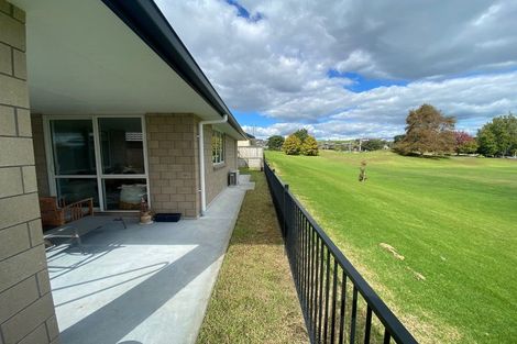 Photo of property in 28 Richardson Road, Omokoroa, 3114