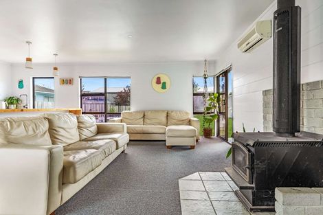 Photo of property in 11 Totara Street, Edgecumbe, 3120