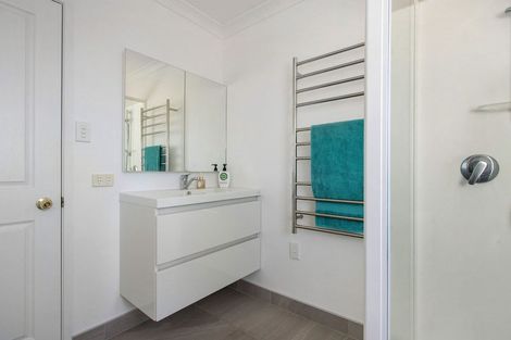 Photo of property in 32 Noble Johnston Drive, Katikati, 3129