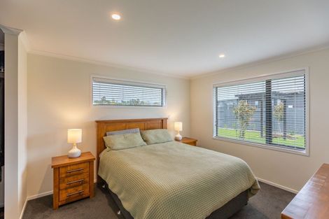 Photo of property in 20 Dee Street, Otane, 4202