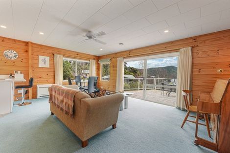 Photo of property in 22 Amelia Crescent, Waikawa, Picton, 7220