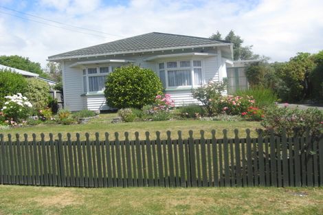 Photo of property in 12 Sandwich Road, Beckenham, Christchurch, 8023