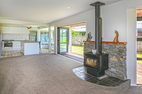 Photo of property in 126 Patiki Place, Whangamata, 3620